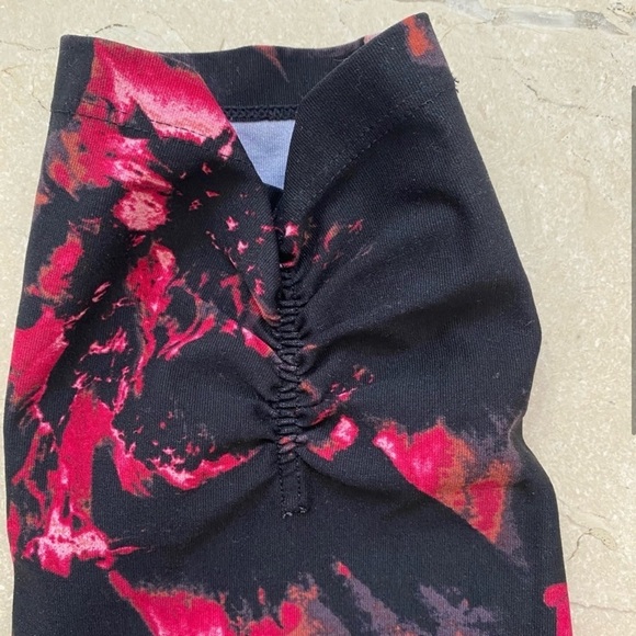 Bundle of 2 Calvin Klein Capri Crop Leggings Medium - Picture 9 of 14